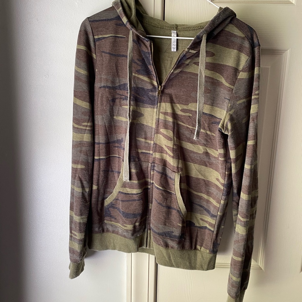 Comfy camo zip up sweater